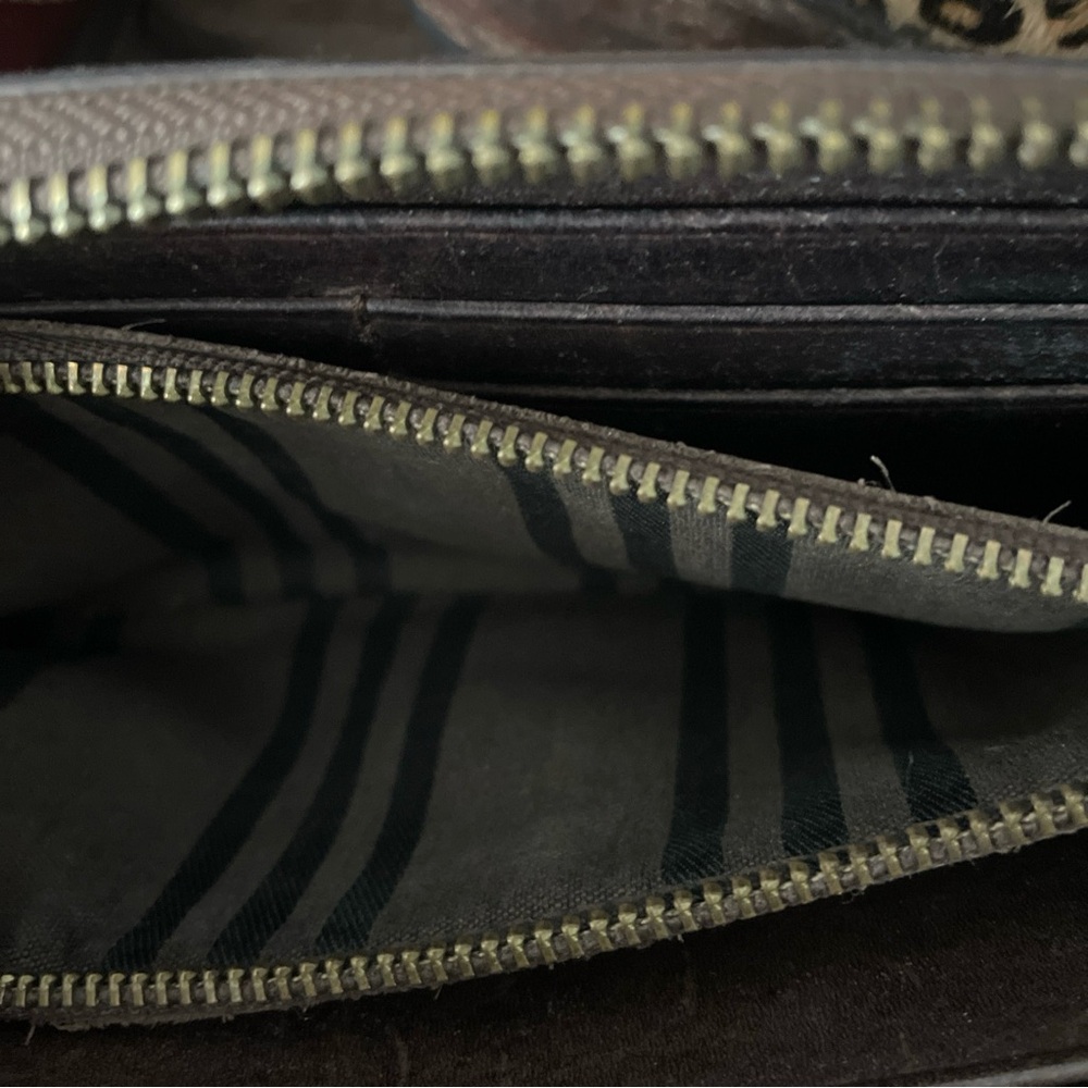 Frye Melissa Zip Around Wallet Distressed Leather -Dark Brown- $158 - Picture 13 of 15